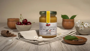 Miel de Cerisier : Le Nectar du Printemps Précoce BEE VENCE