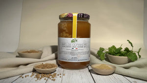 Miel de Coriandre : Un Nectar Aromatique aux Saveurs Épicées BEE VENCE