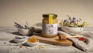 Miel Fleur d’Eté : Un Bouquet de Saveurs Estivales BEE VENCE