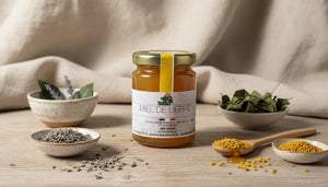 Miel de Lierre : Un Nectar Automnal aux Saveurs Boisées et Maltées BEE VENCE
