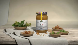 Miel de Lierre : Un Nectar Automnal aux Saveurs Boisées et Maltées BEE VENCE