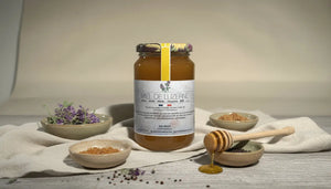 Miel de Luzerne : Un Nectar Doux et Lumineux aux Saveurs Champêtres BEE VENCE