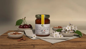Miel de Merisier : Un Nectar Printanier aux Douces Saveurs d'Amande BEE VENCE
