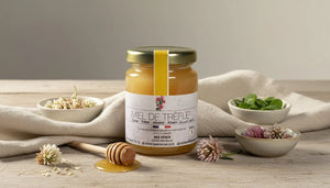 Miel de Trèfle : Un Nectar Doux et Floral des Prairies Fleuries BEE VENCE